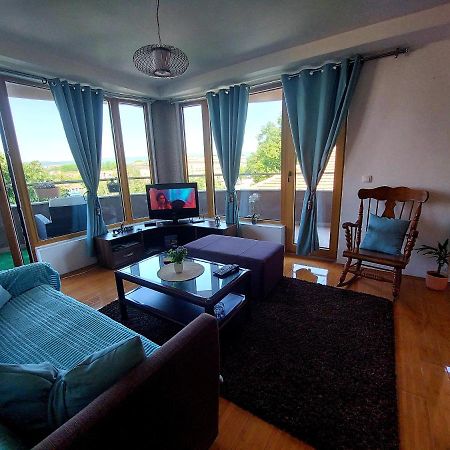 Melinaki Apartment Ni Екстериор снимка