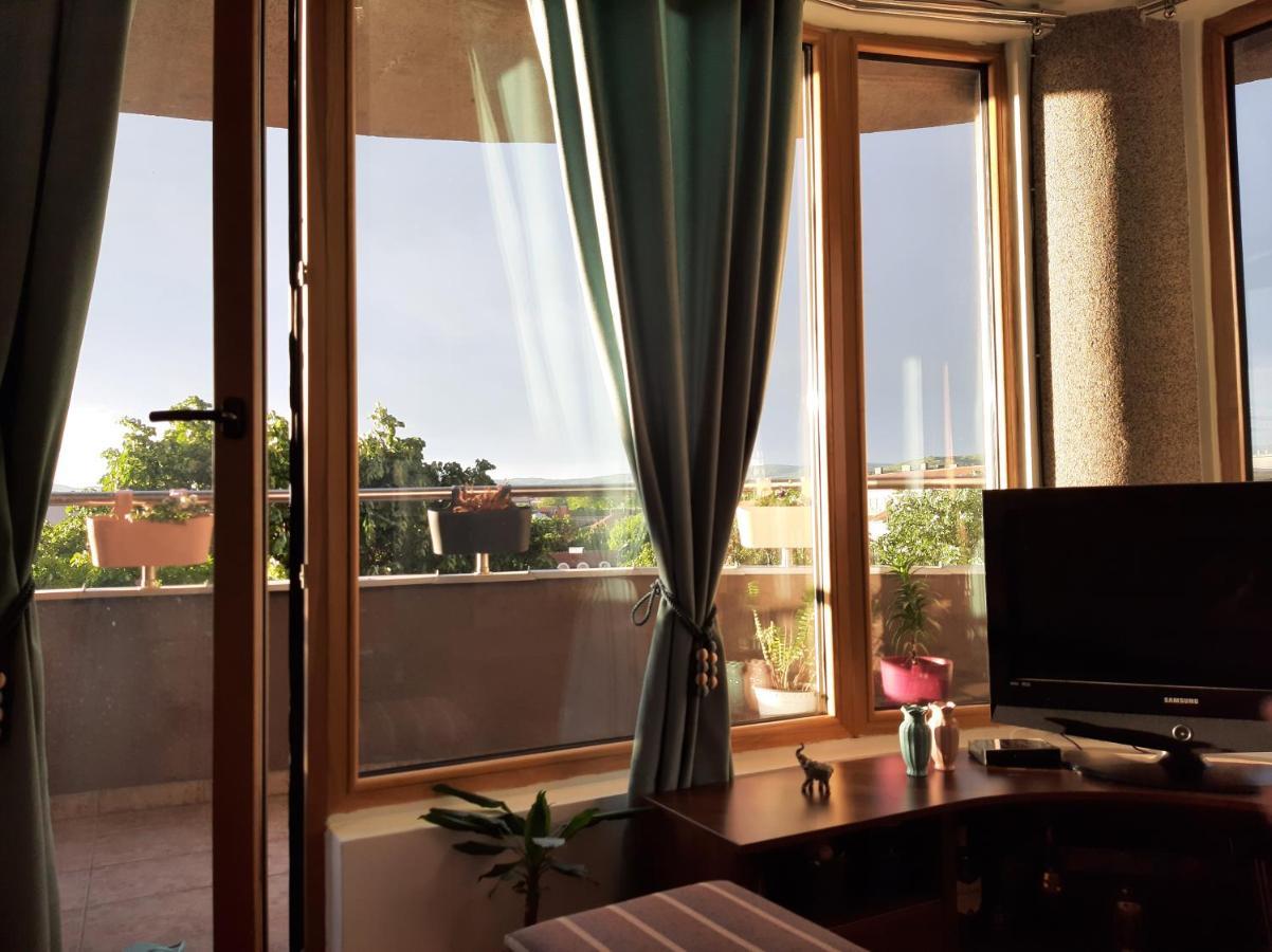Melinaki Apartment Ni Екстериор снимка